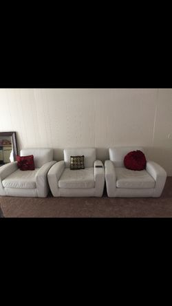 White Leather Couches Pick Up Only