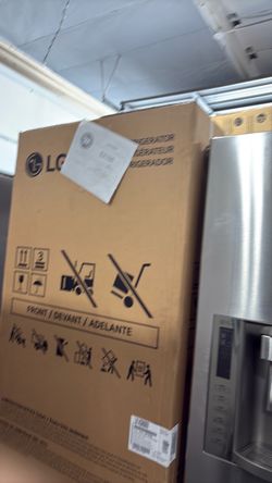 LG kimchi french door Refrigerator in Box