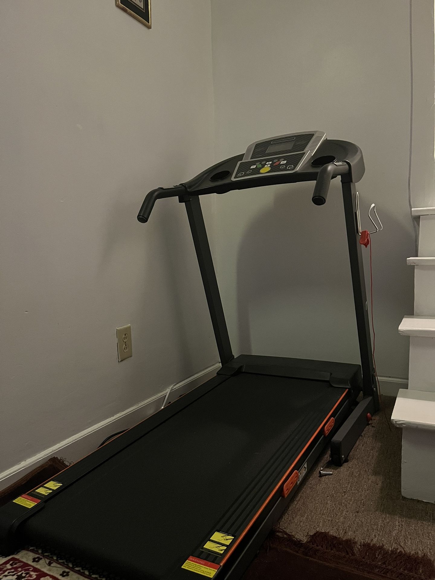 Electric Folding Treadmill (7.5MPH | 300Ibs Max Capacity)