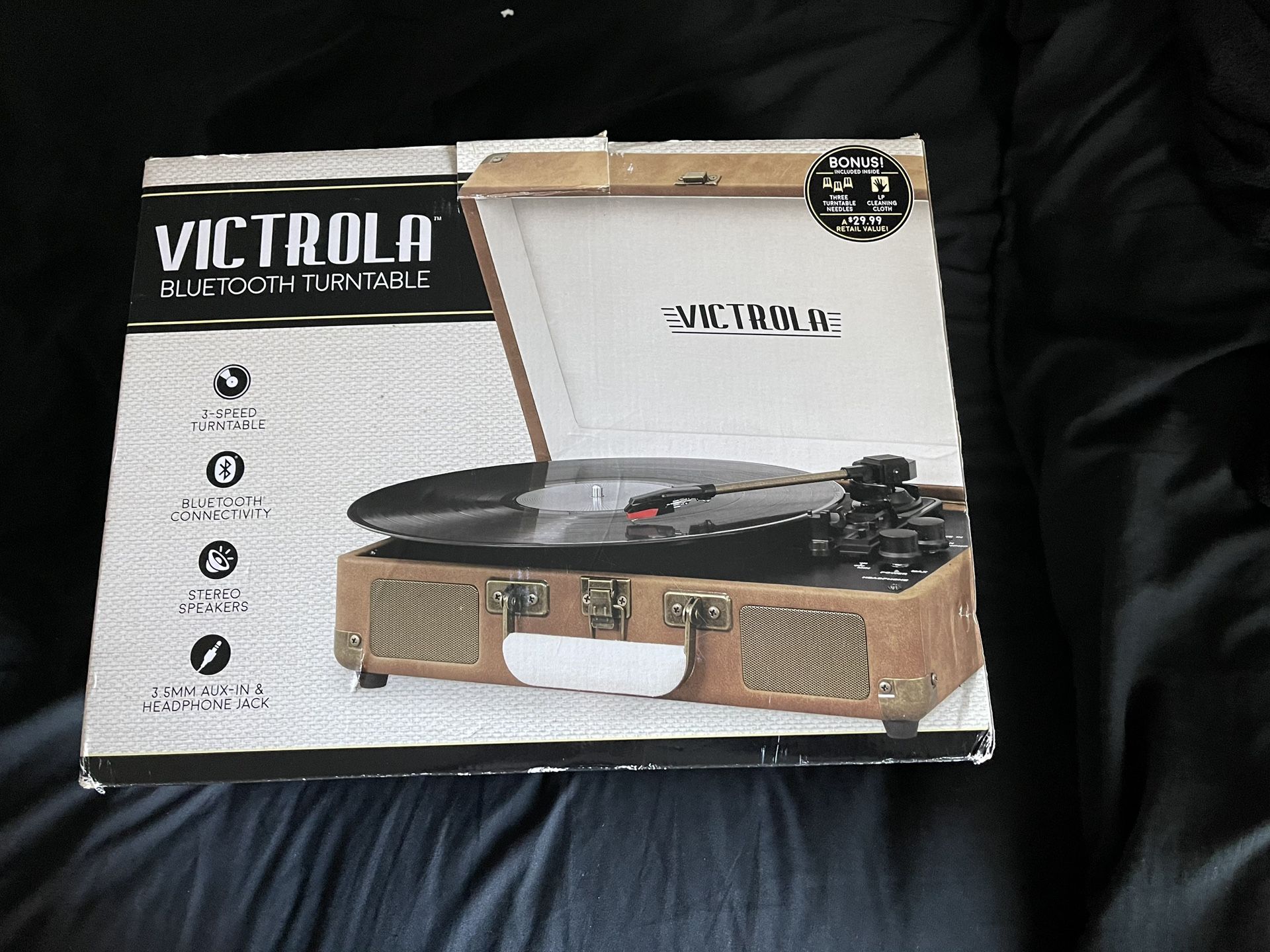 VICTROLA Record Player With Albums