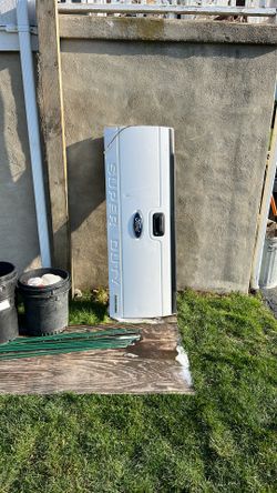 Complete Ford super duty tailgate