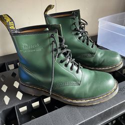 Dr. Marten 1460 SMOOTH LEATHER LACE UP BOOTS GREEN
