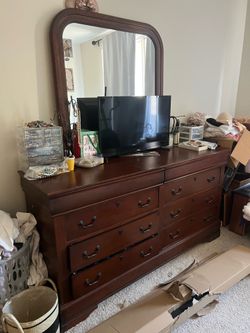 Free dresser and mirror
