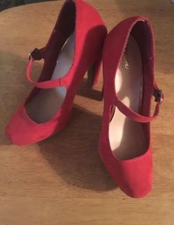 Like new red heels