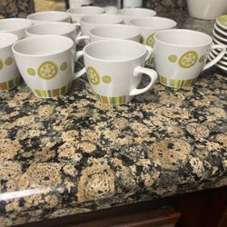 Very Beautiful 12 Cups And 8 Plates 
