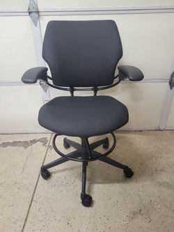 Humanscale Freedom Stool Office Chair, High chair for Adjustable Computer Desk