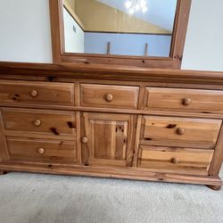 Five Piece Bro Hill Fontana Solid Pine Bedroom Set
