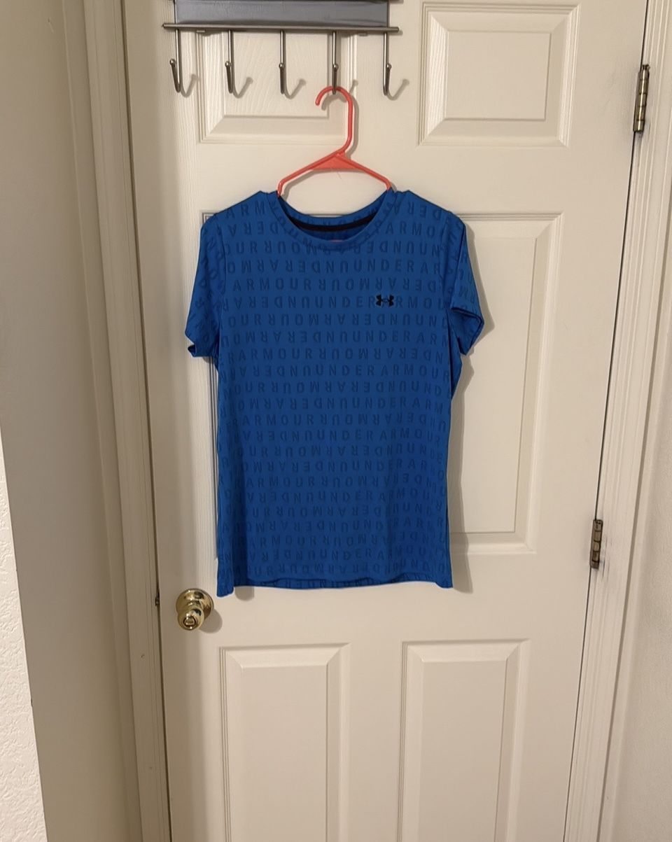 Women’s Large Under Armour Tees Like New $5 Both