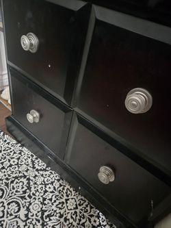 Dresser With Mirror