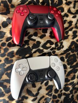 Sony PS5 dualsense wireless controller ( white/volcanic red ?