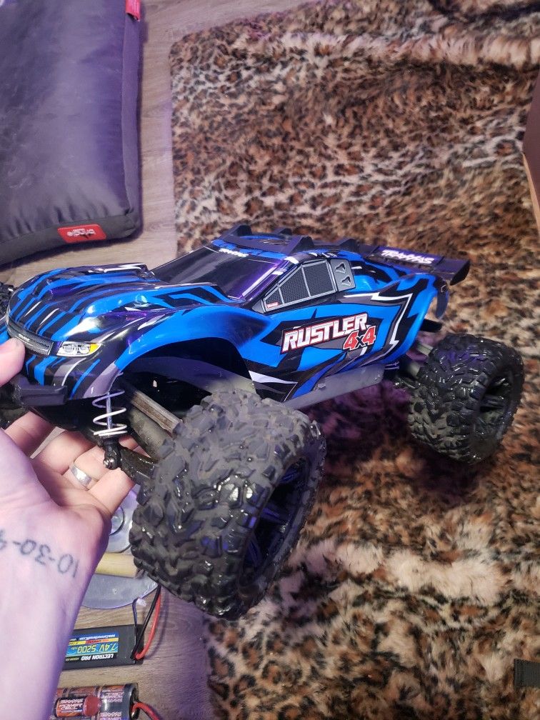 Traxxas Rustler 4x4