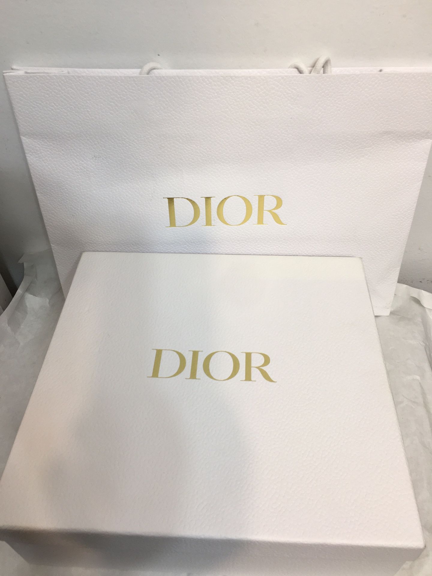 Dior White and Gold Empty Gift Box and shopping bag Dimensions 4.3x12x12.8. Brand new
