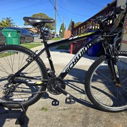 Schwinn Mountain Bike Medium Frame 
Excellent Condition Ready to Ride