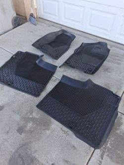 Dodge ram  floor mats 4 door crew cap