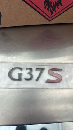 infiniti g37s black badge