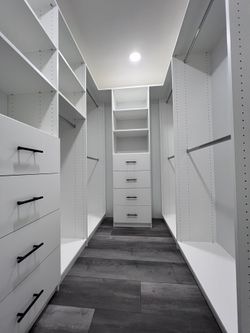 Walk-in Closet
