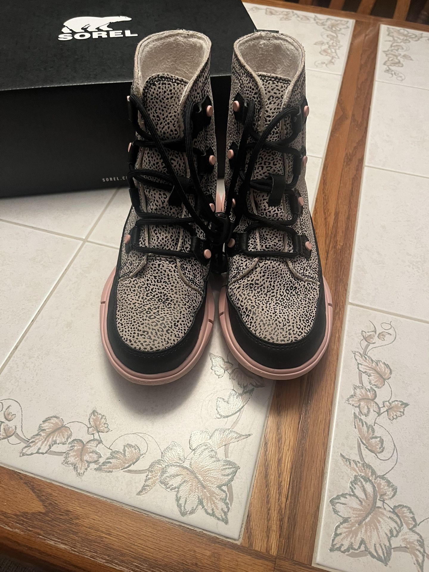 Girls Sorel "Explorer" snow boots