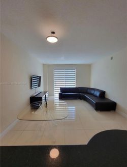 Italian leather couch 110’