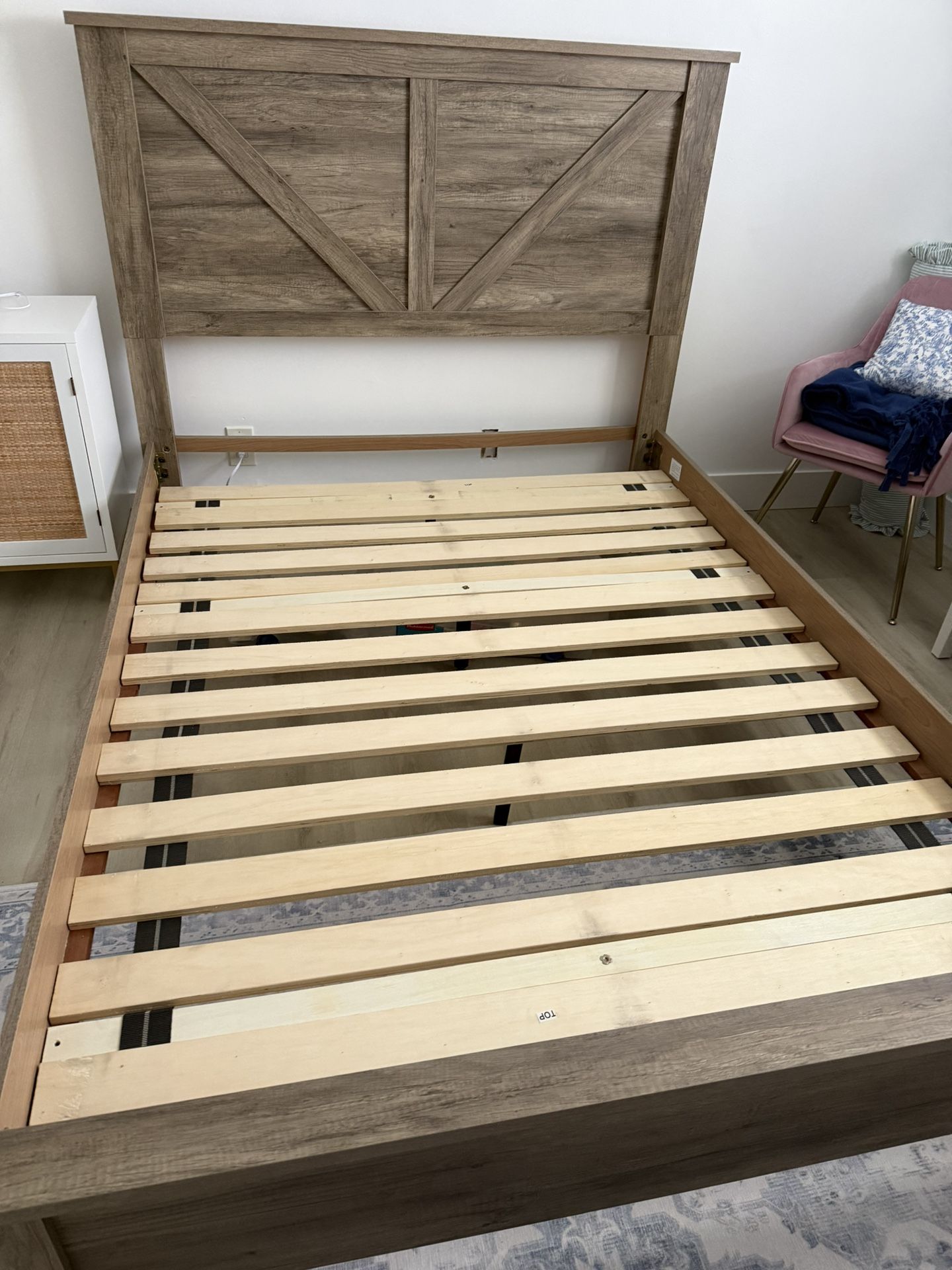 Queen size bed