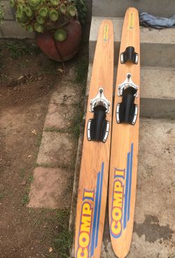 Comp water skis