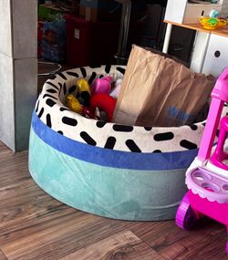 Ball pit