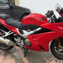 2015 Honda VFR800