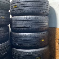 255/50R20 Marca Kumho Usadas En Excelentes Condiciones De Vida