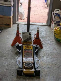 CAT Jack + 2 Jack Stands - 3 ton capability