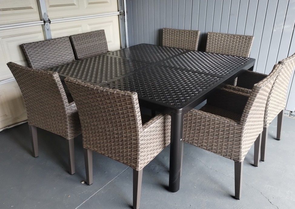Outdoor patio table and 8 chairs