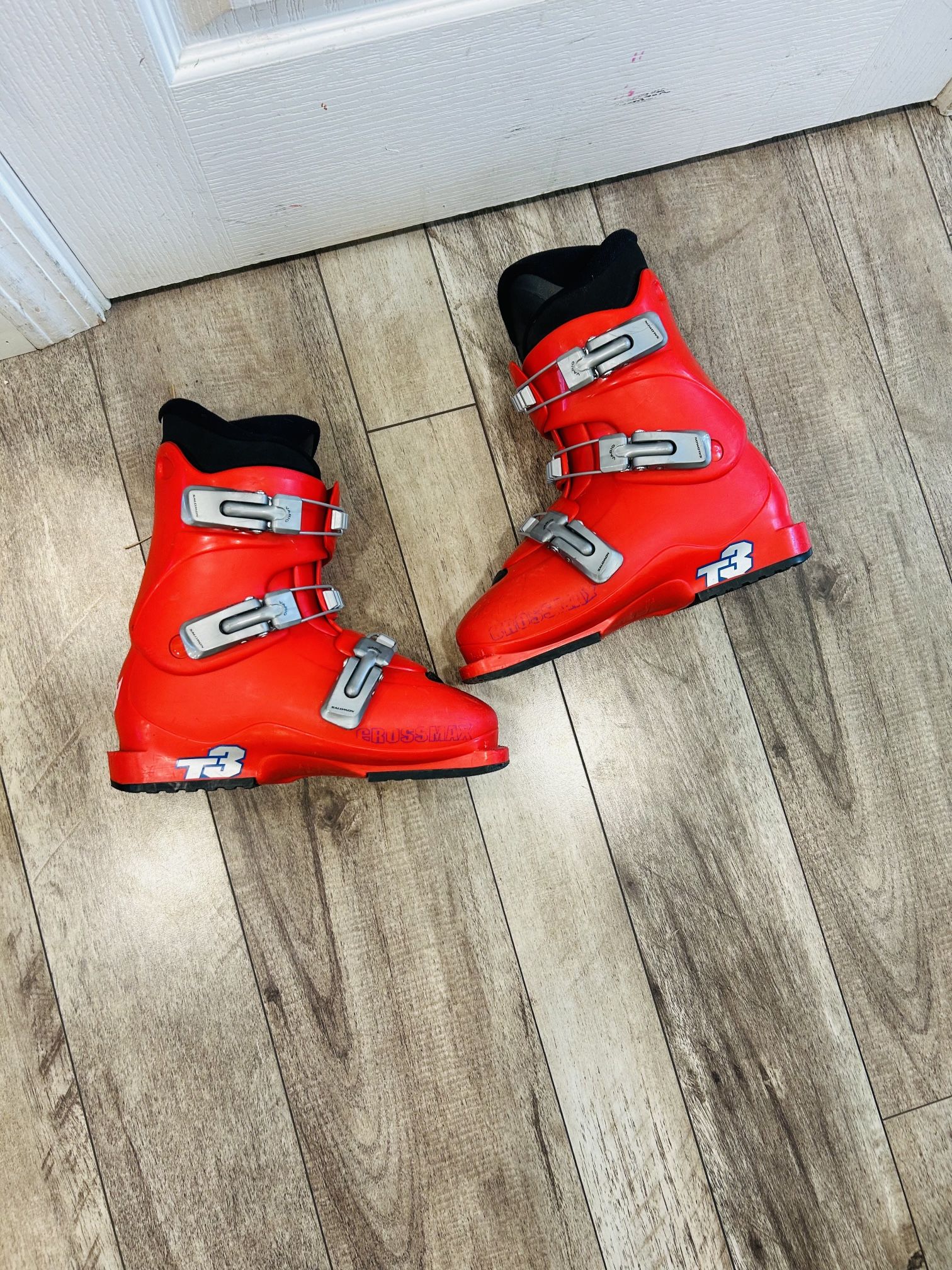 SALOMON SKI BOOTS SIZE 24/24.5