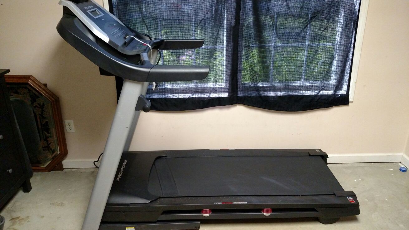 Treadmill ProForm Trainer 420 Works Great For Sale In Santa Ana, CA
