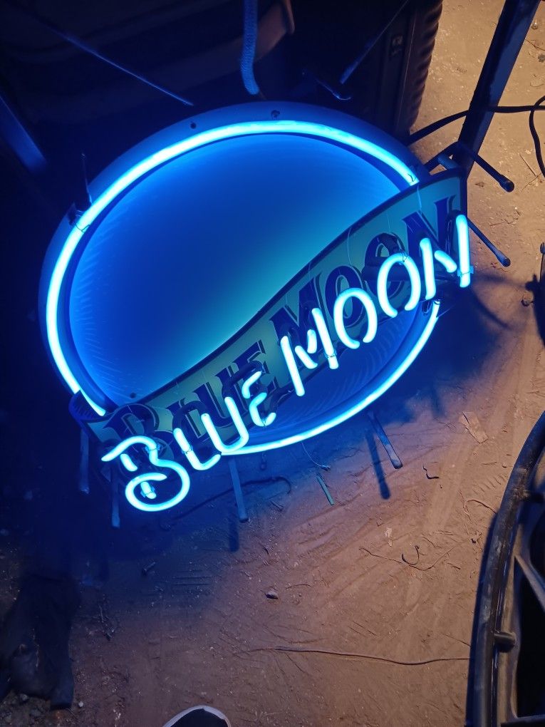 Blue Moon Sign