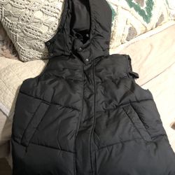 Women’s Puffer Hooded Vest 