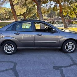 06 Ford focus ZX4 RUNS AND DRIVES CLEAN TITLE