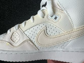 Boys size 6 Nike
