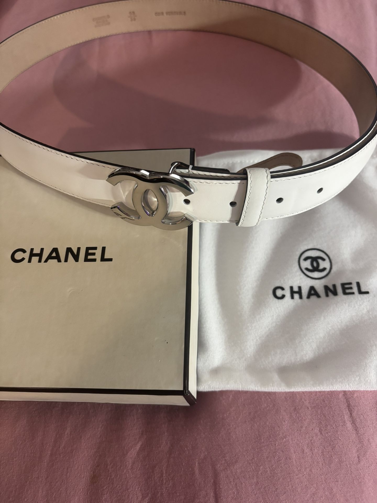 Darling “CHANEL” White Leather belt!