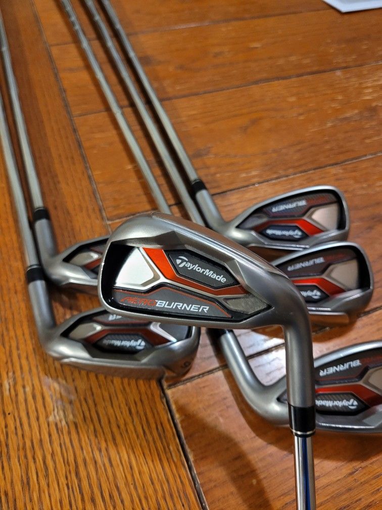 EXCELLENT CONDITION! TAYLORMADE AEROBURNER GOLF CLUB IRON SET