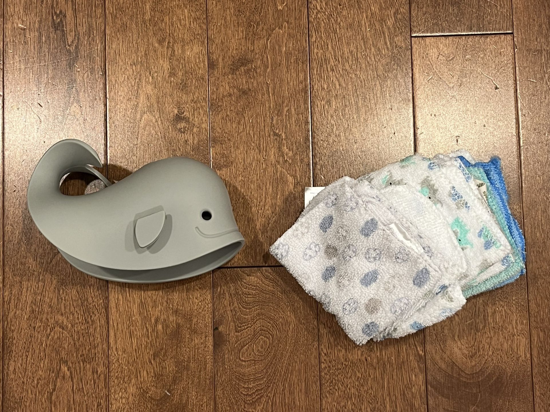 Free Bath Guard And Baby Wash Clothes