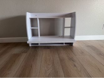 Wall Mounted Desk / Workstation with Shelves – White – $50