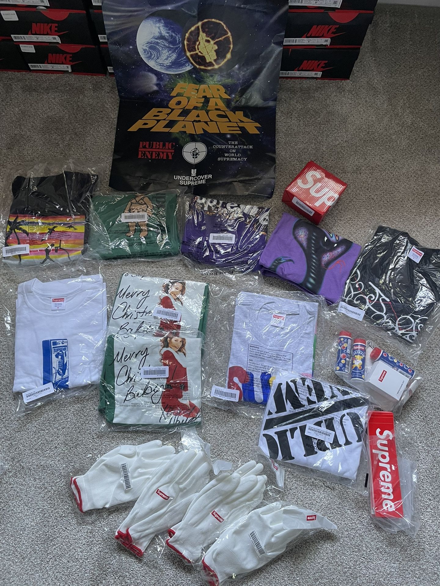 Supreme Tee Box Logo Kaws Mariah Snake Balloons Public Enemy Yeezy Dunk Jordan Sb 1