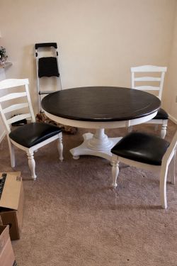 Round Dining Table Set – 4 Chairs – Farmhouse Style