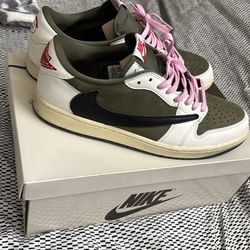 Travis Scott Jordan 1 low size 13