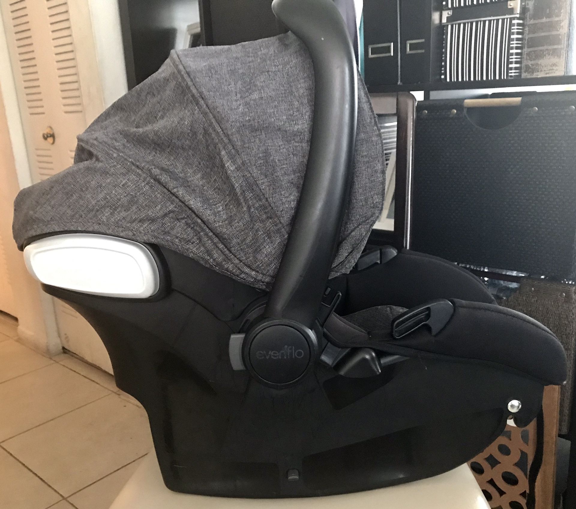 Evenflo LiteMax Infant Car Seat - color: Meteorite **** CAR SEAT ONLY, NO BASE****