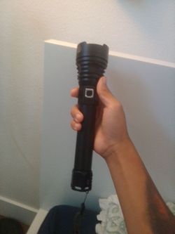 LED Flashlight Black Aluminum / lampara con cargador portable