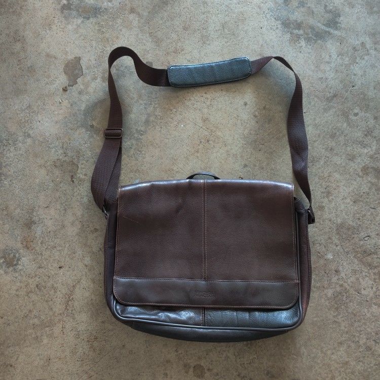 Kenneth Cole Messenger Bag