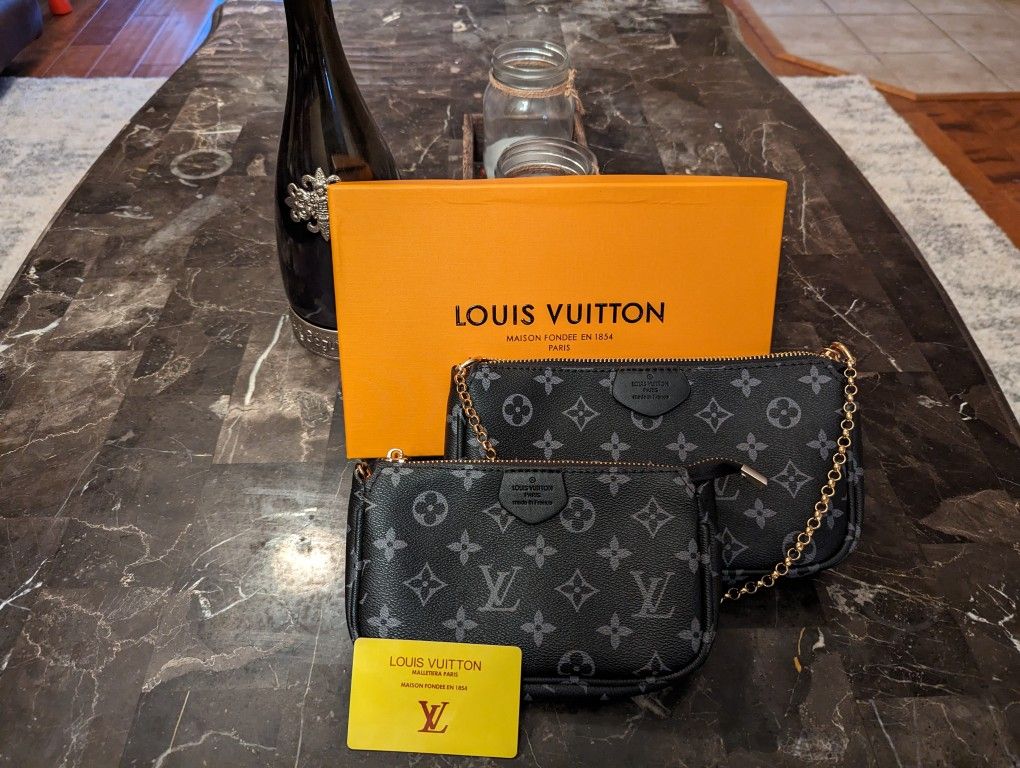 Louis Vuitton Clutch And Purse Set