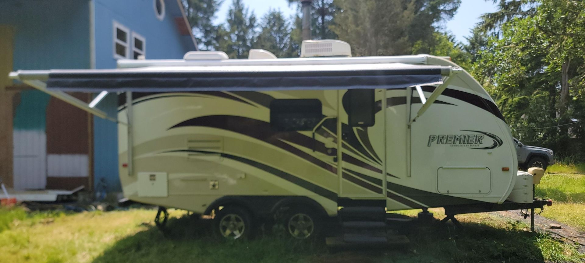 2011 Keystone Premier ultra lite