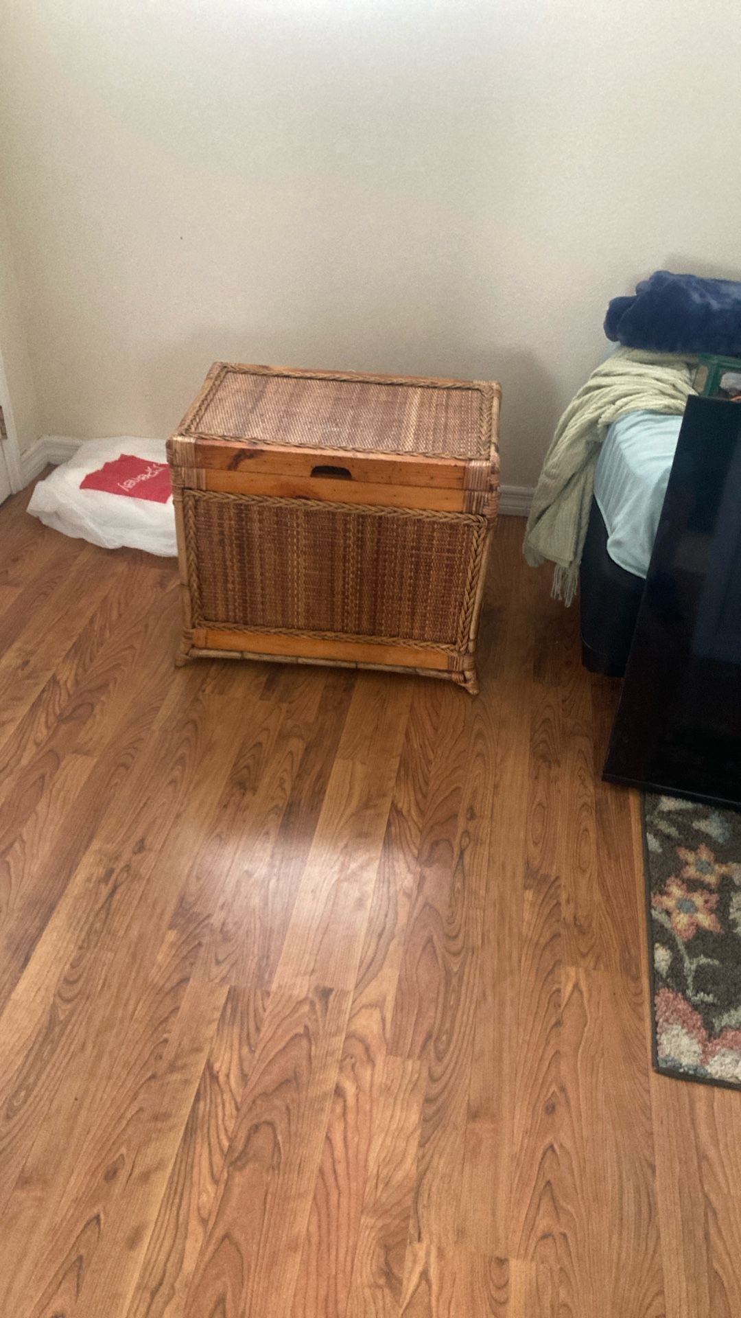 Wicker Foot Chest