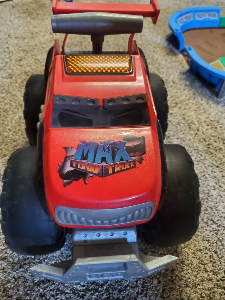 2 Monster Truck Areas