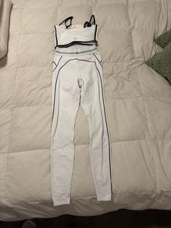 Alo workout outfit